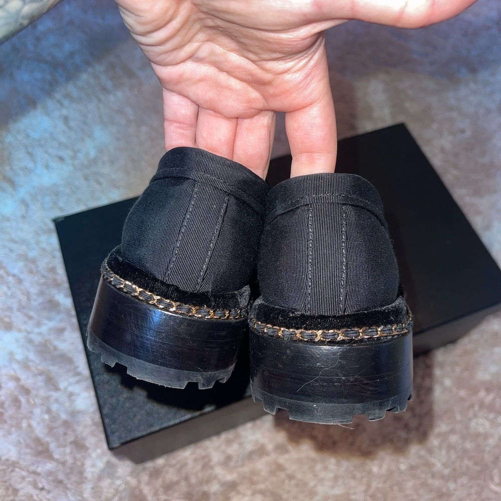 Beautiful Chanel loafers - Picture 8 of 10